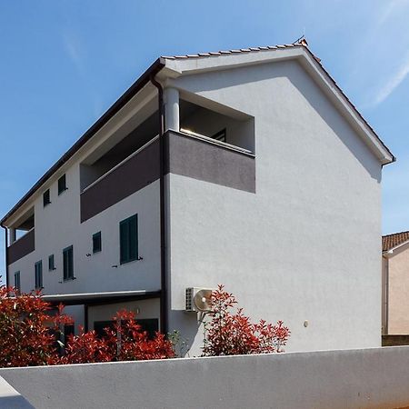 Apartment Adria 3 Малинска Екстериор снимка