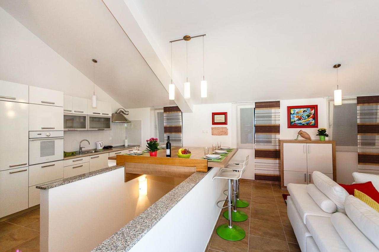 Apartment Adria 3 Малинска Екстериор снимка