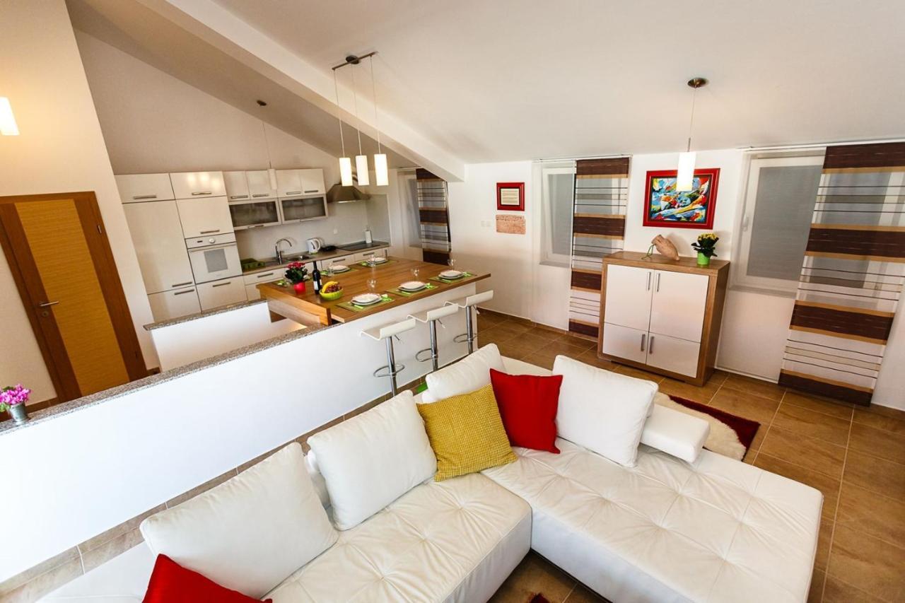 Apartment Adria 3 Малинска Екстериор снимка
