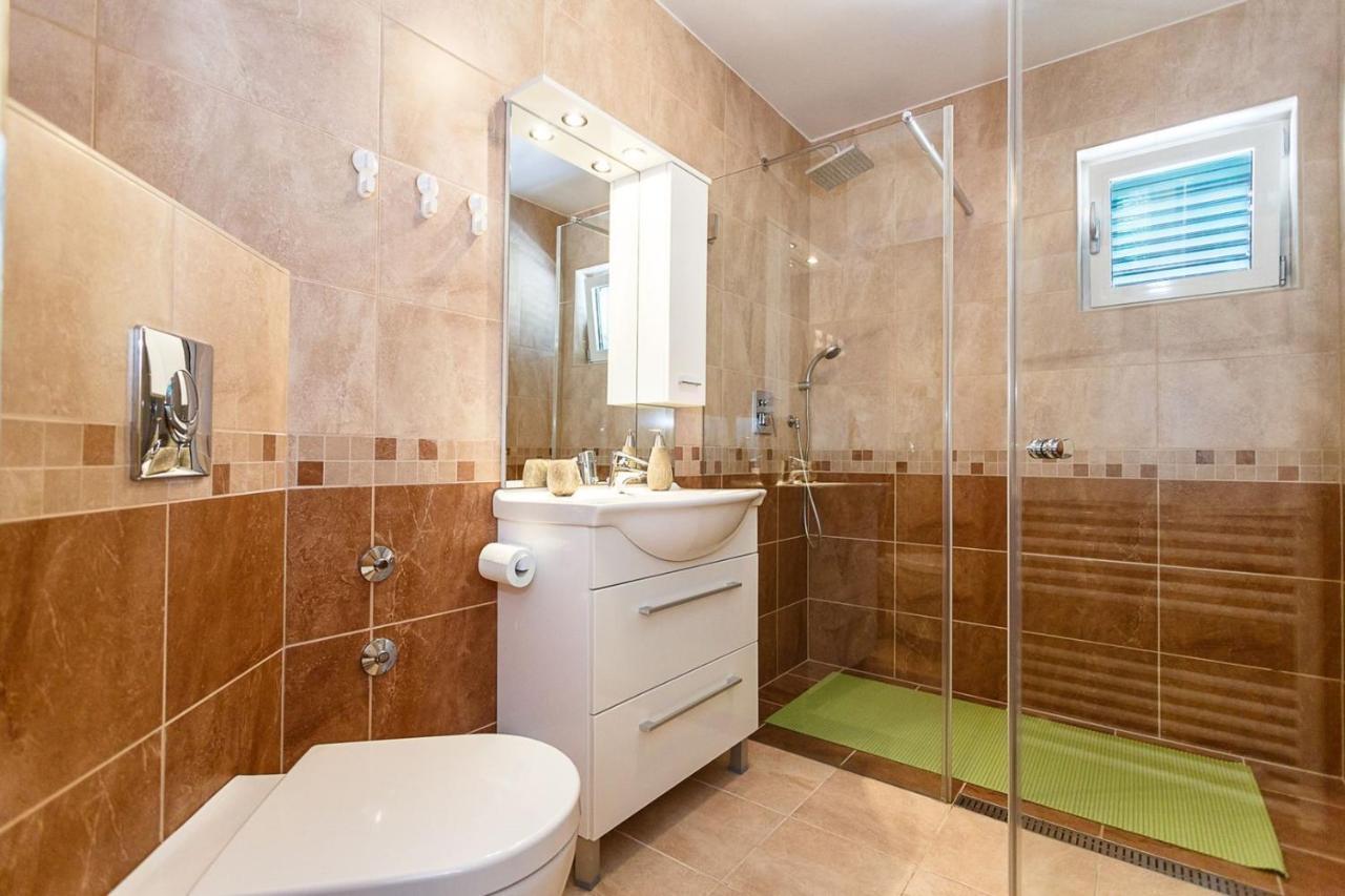 Apartment Adria 3 Малинска Екстериор снимка