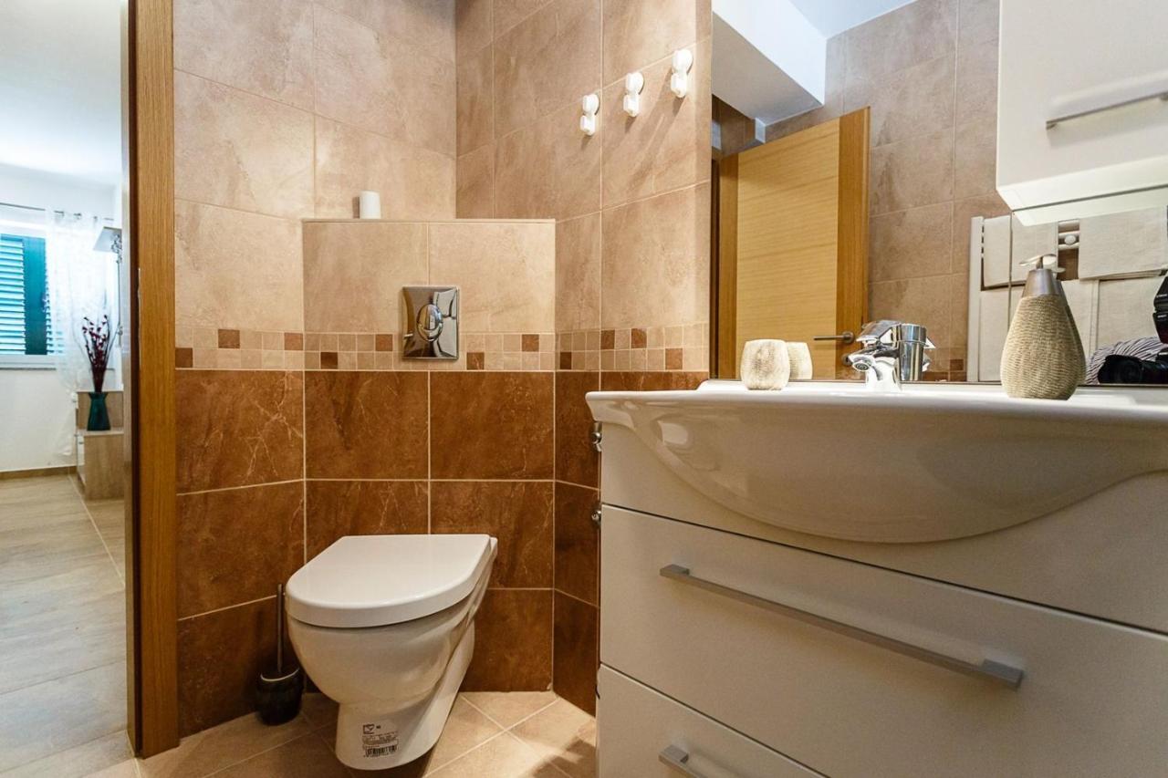 Apartment Adria 3 Малинска Екстериор снимка