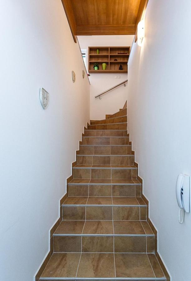 Apartment Adria 3 Малинска Екстериор снимка