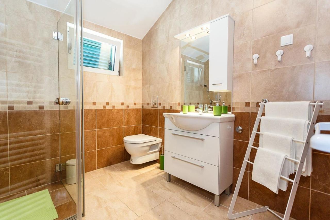 Apartment Adria 3 Малинска Екстериор снимка